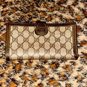 Vintage Gucci wallet